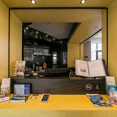 Best Western Journel Nice Saint-Laurent-Du-Var 3*